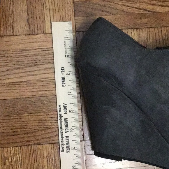 Grey Suede Wedge Booties Size 11 - Picture 7 of 8